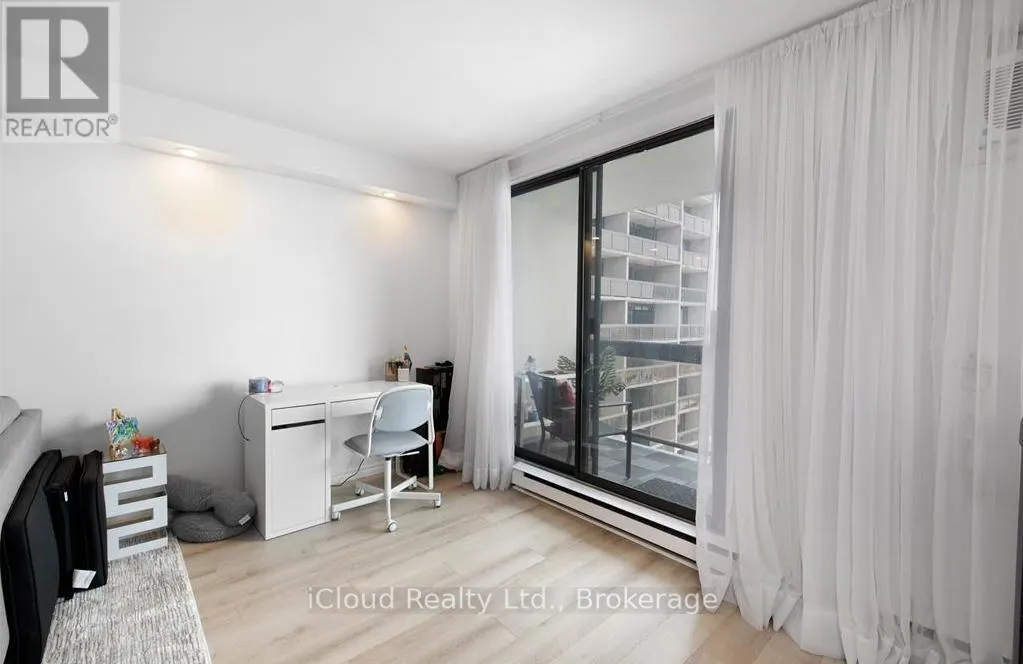 1807 - 150 PARK STREET W
