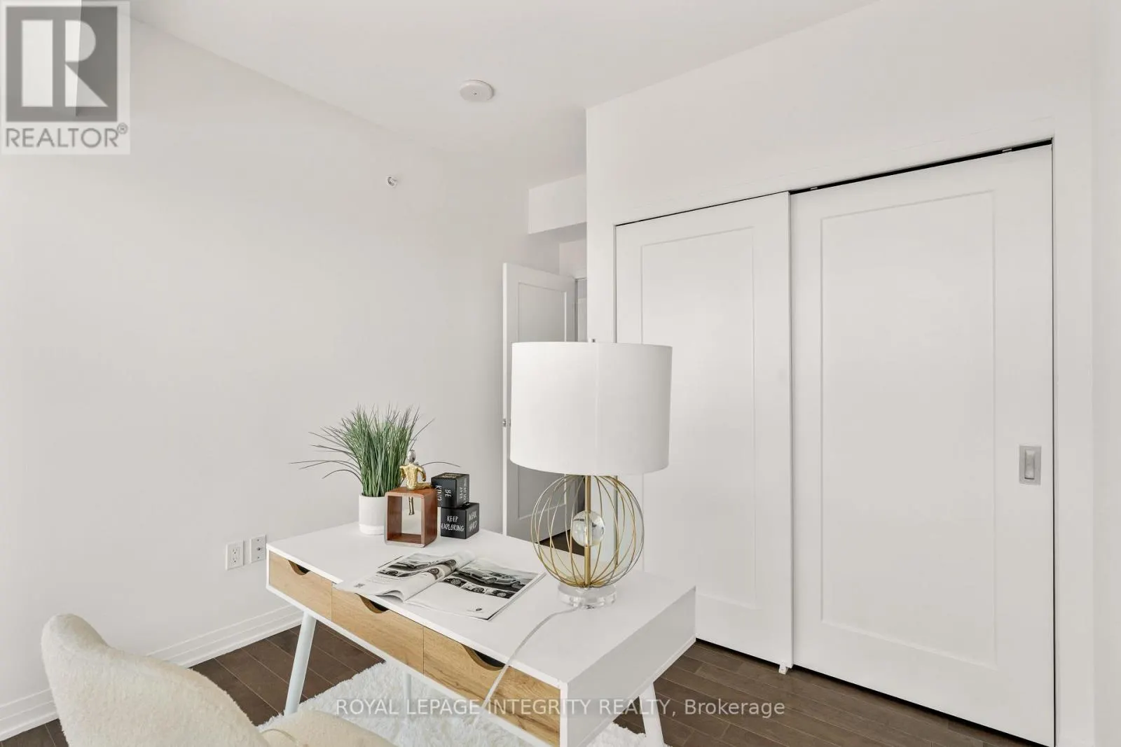 2902 - 805 CARLING AVENUE