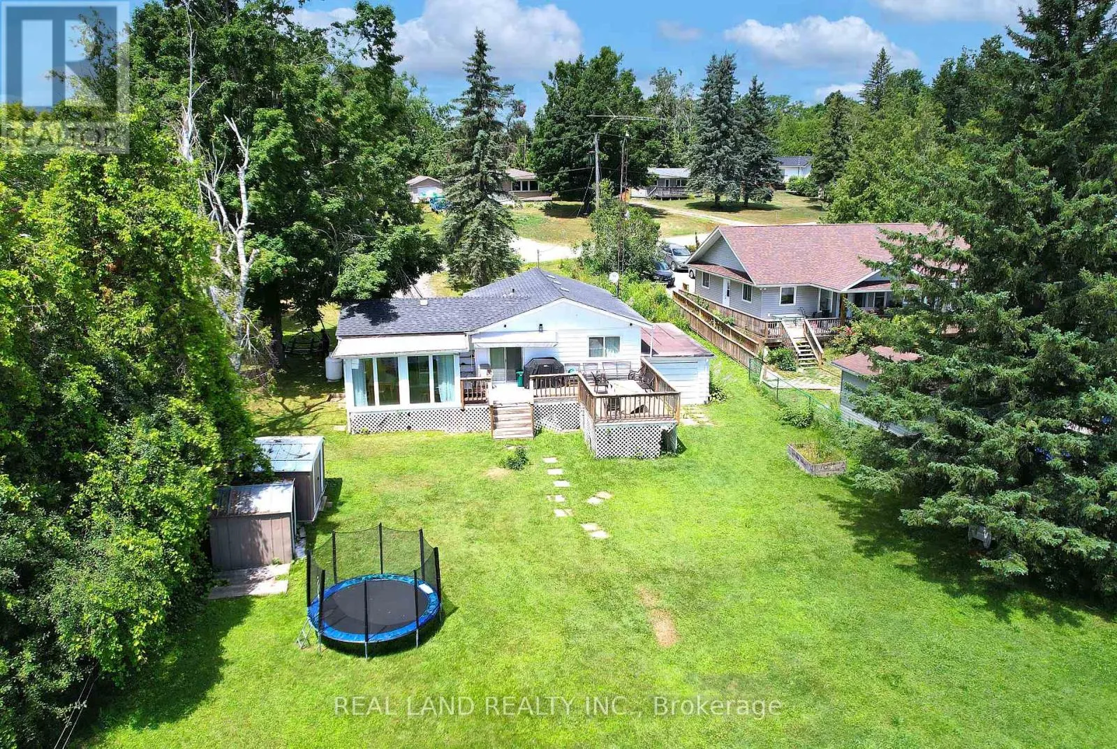 21 MARILYN CRESCENT