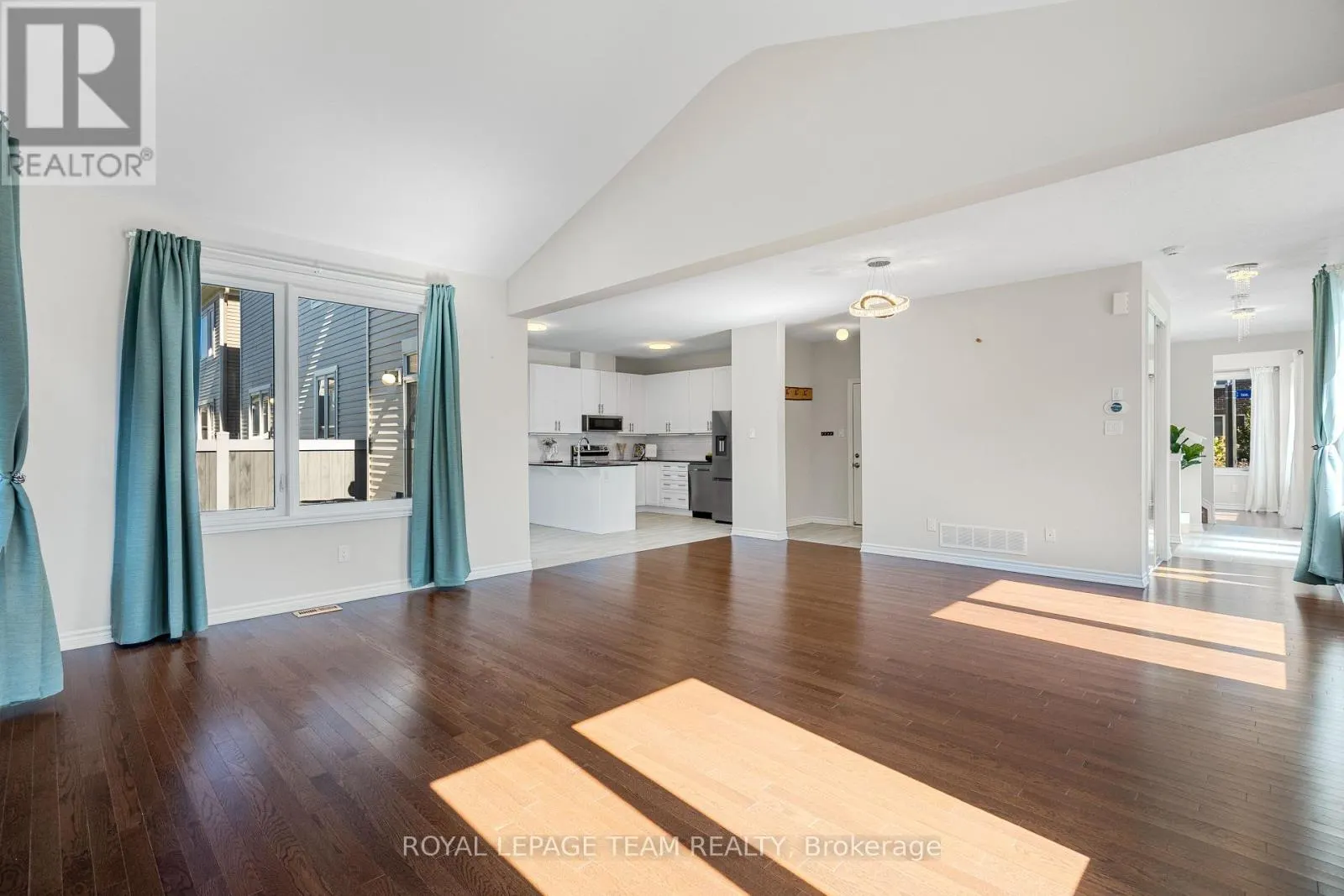 743 VENNECY TERRACE