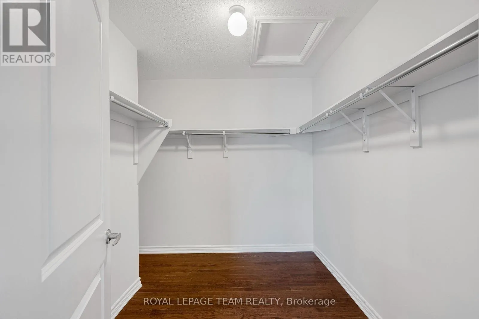 743 VENNECY TERRACE