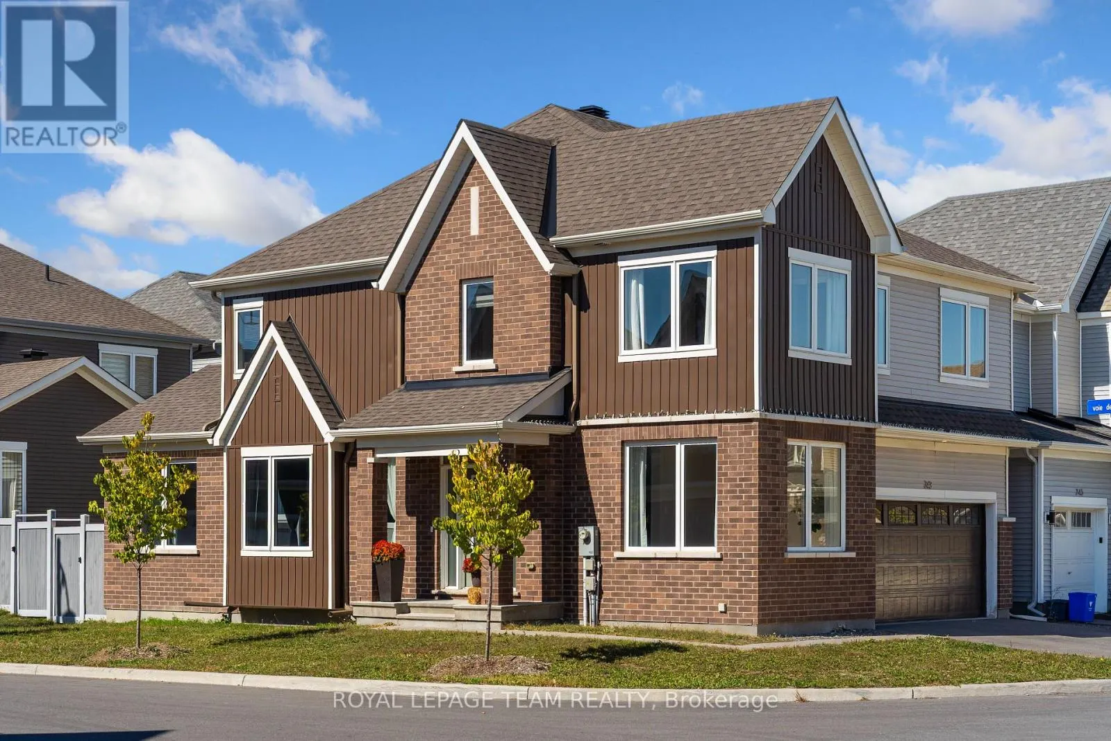 743 VENNECY TERRACE