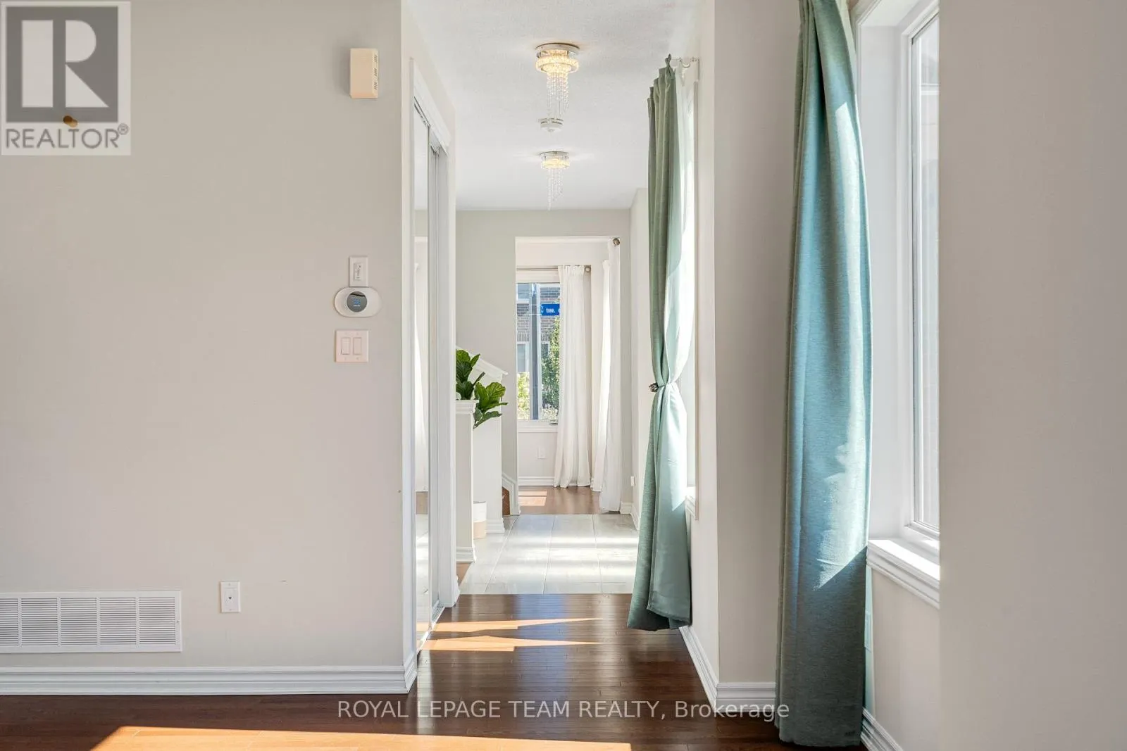 743 VENNECY TERRACE