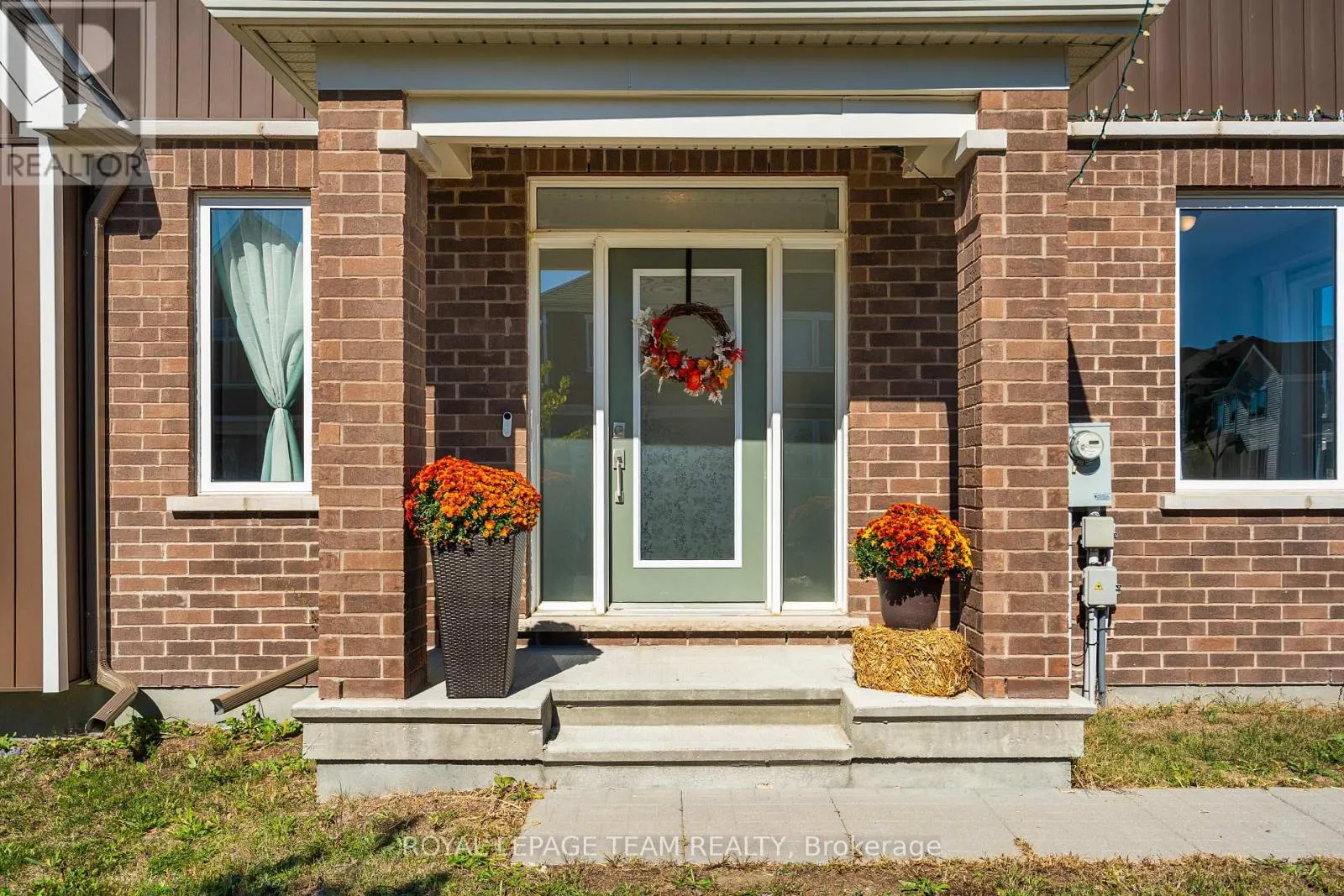 743 VENNECY TERRACE