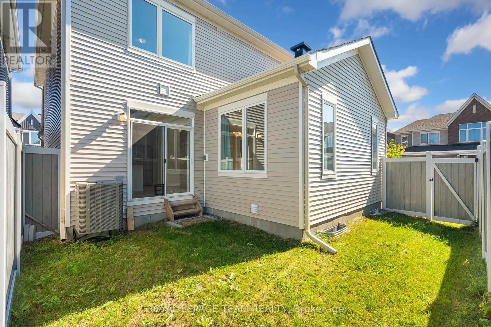 743 VENNECY TERRACE