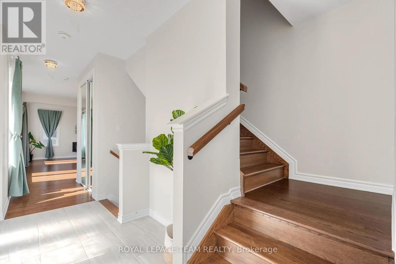 743 VENNECY TERRACE