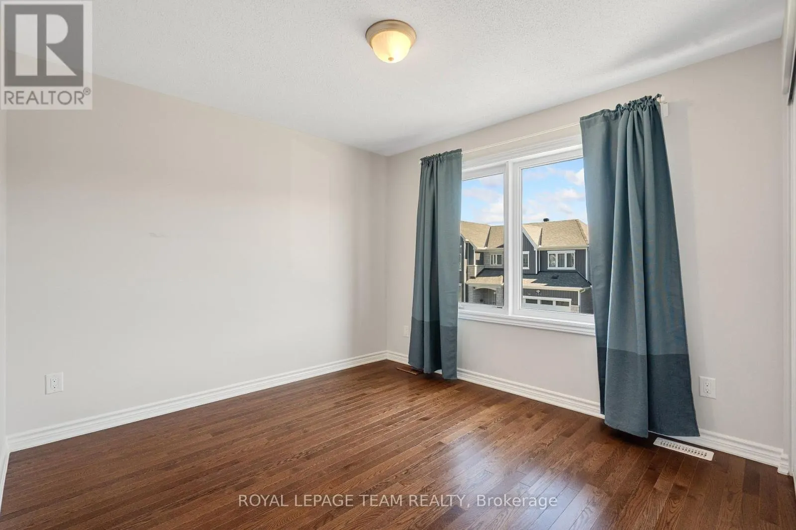 743 VENNECY TERRACE