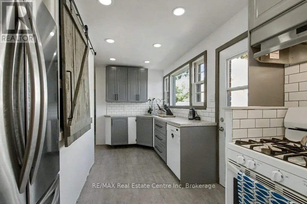 11 RIVERVIEW DRIVE