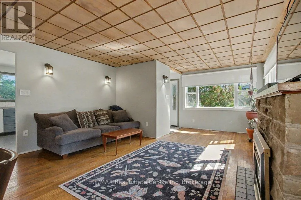 11 RIVERVIEW DRIVE