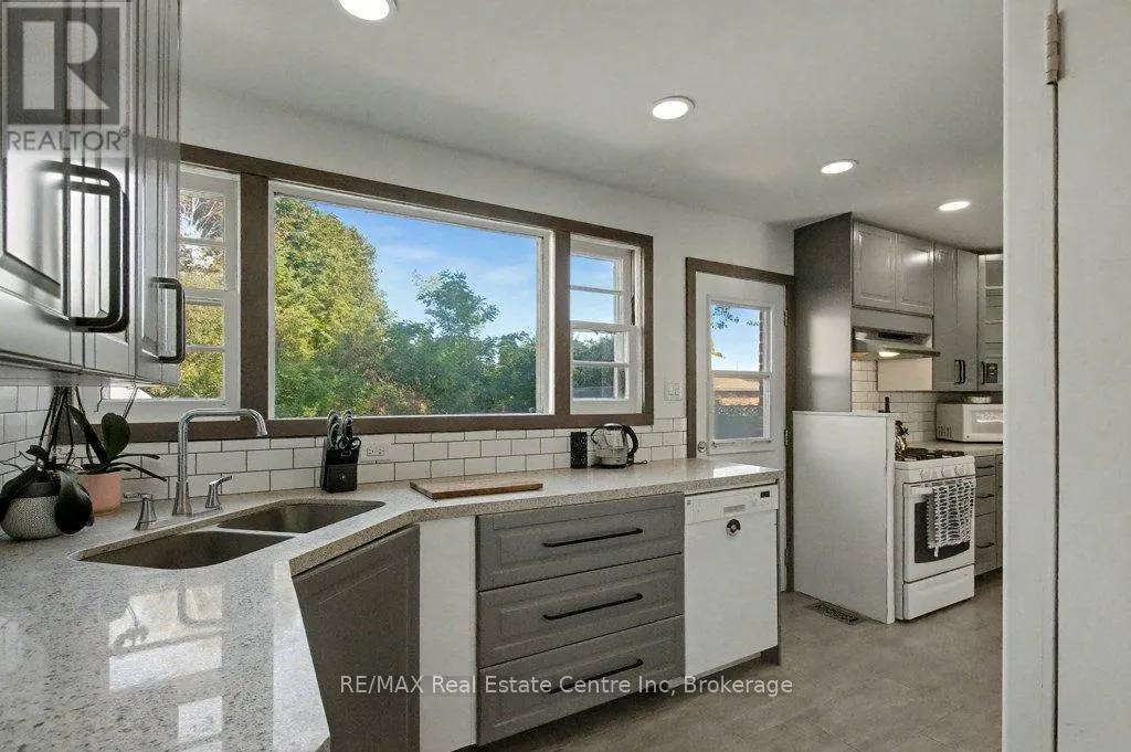 11 RIVERVIEW DRIVE