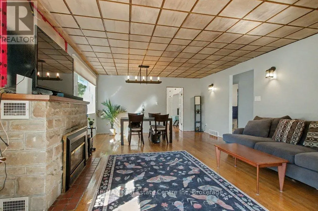 11 RIVERVIEW DRIVE