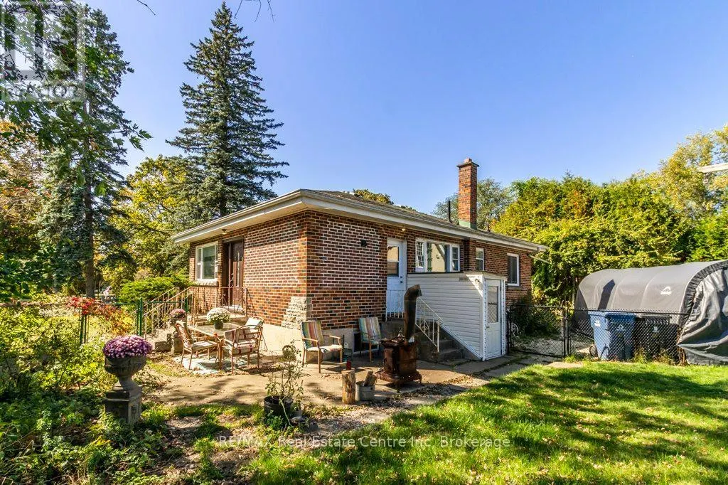 11 RIVERVIEW DRIVE