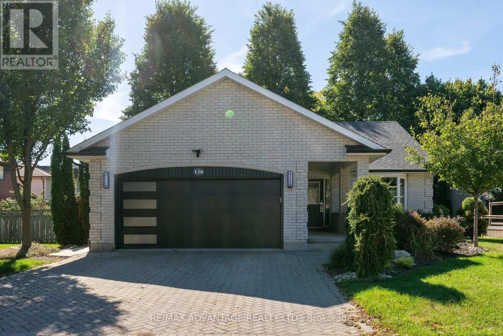 126 MOUNTAINVIEW CRESCENT