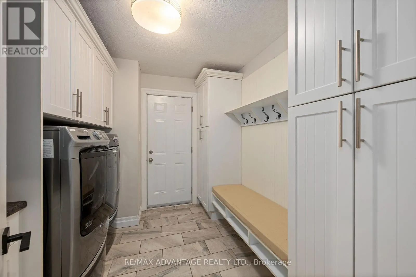 126 MOUNTAINVIEW CRESCENT
