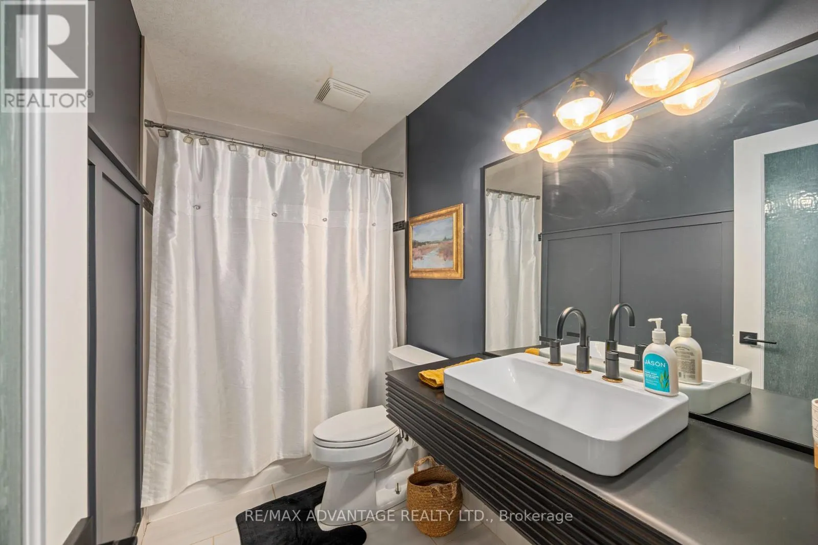 126 MOUNTAINVIEW CRESCENT