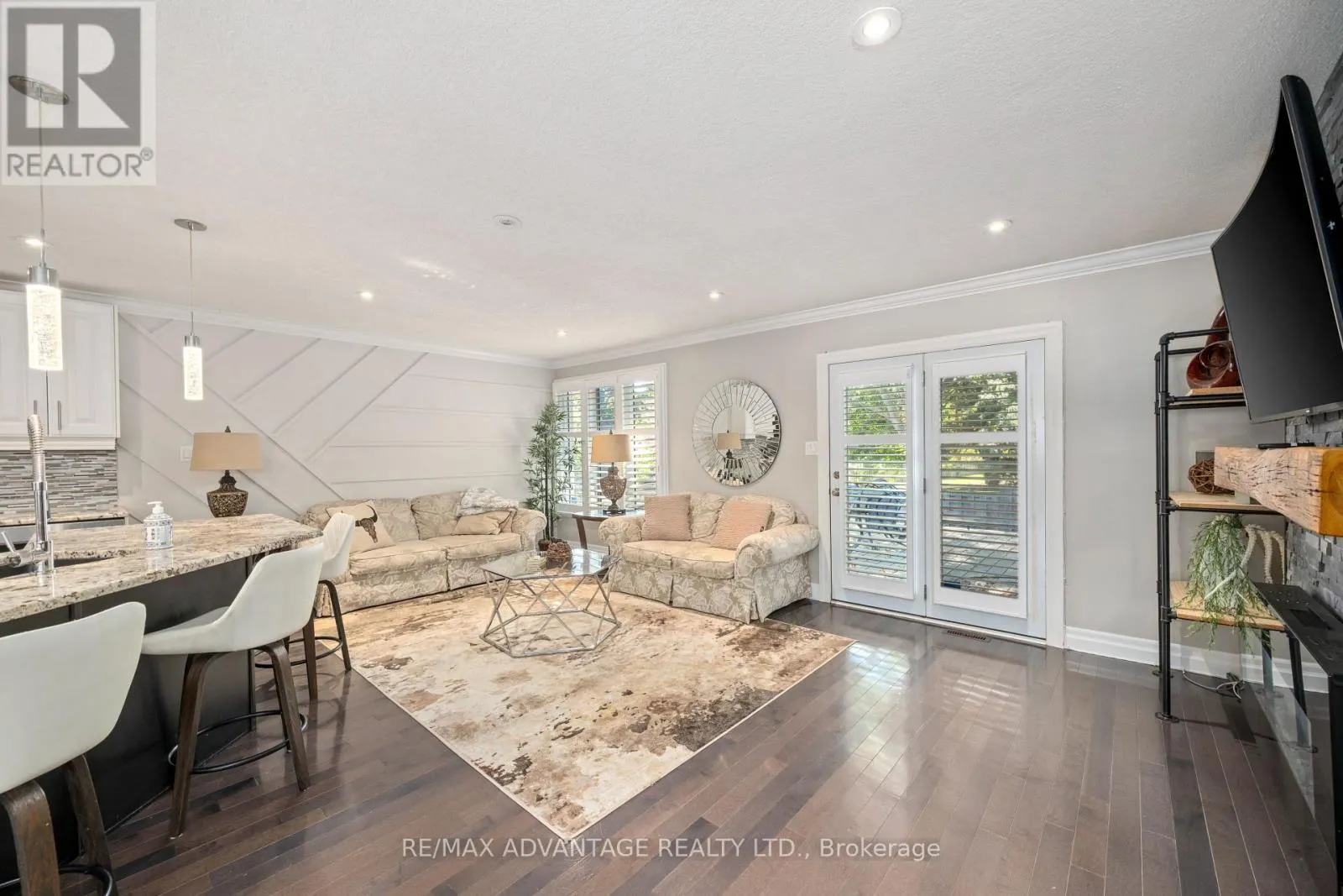 126 MOUNTAINVIEW CRESCENT