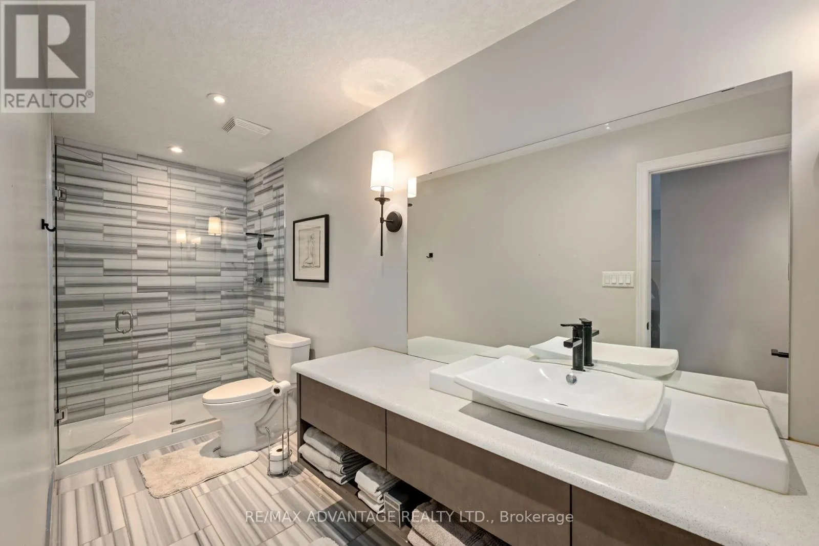 126 MOUNTAINVIEW CRESCENT