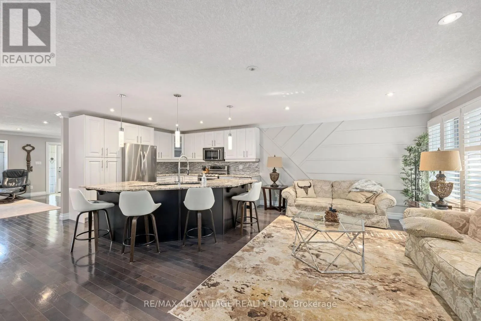 126 MOUNTAINVIEW CRESCENT
