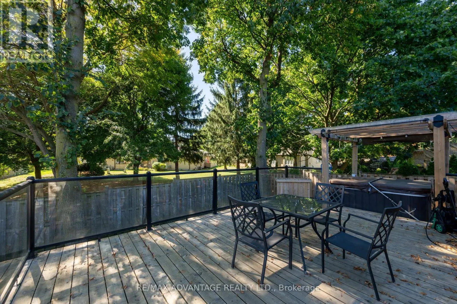 126 MOUNTAINVIEW CRESCENT