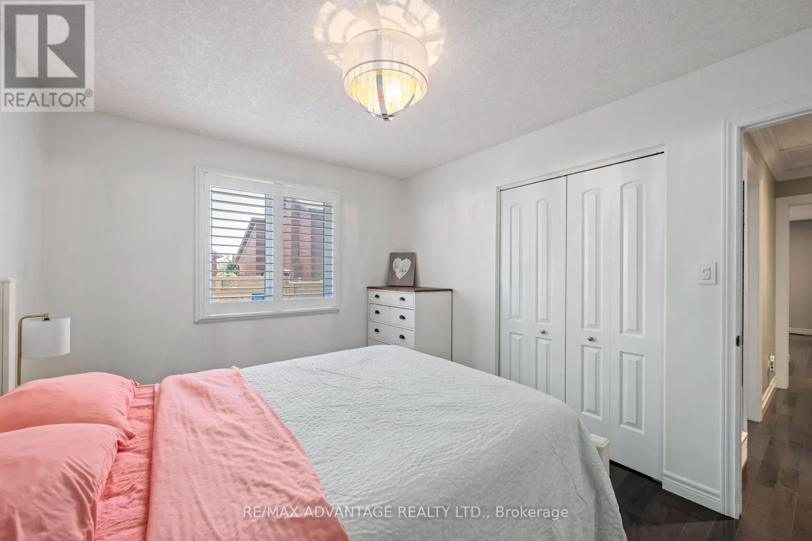 126 MOUNTAINVIEW CRESCENT
