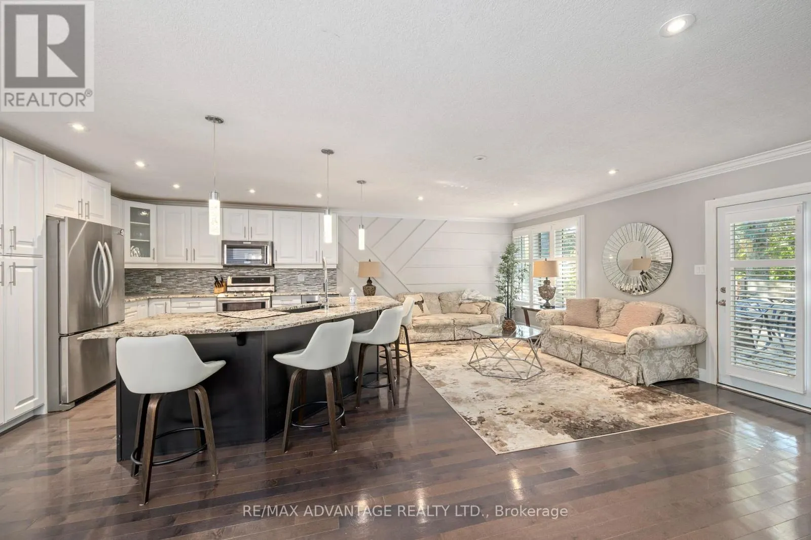 126 MOUNTAINVIEW CRESCENT