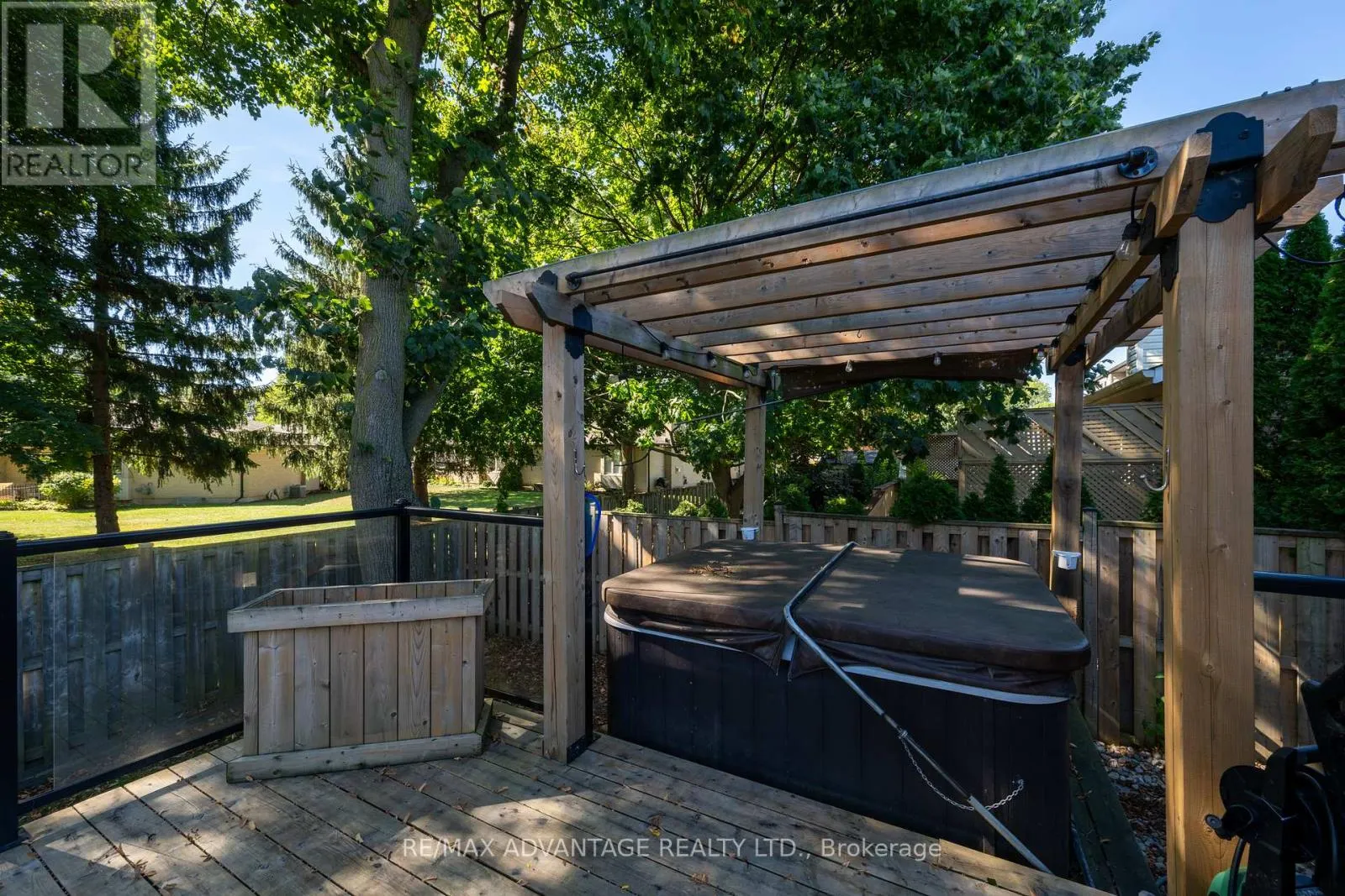 126 MOUNTAINVIEW CRESCENT