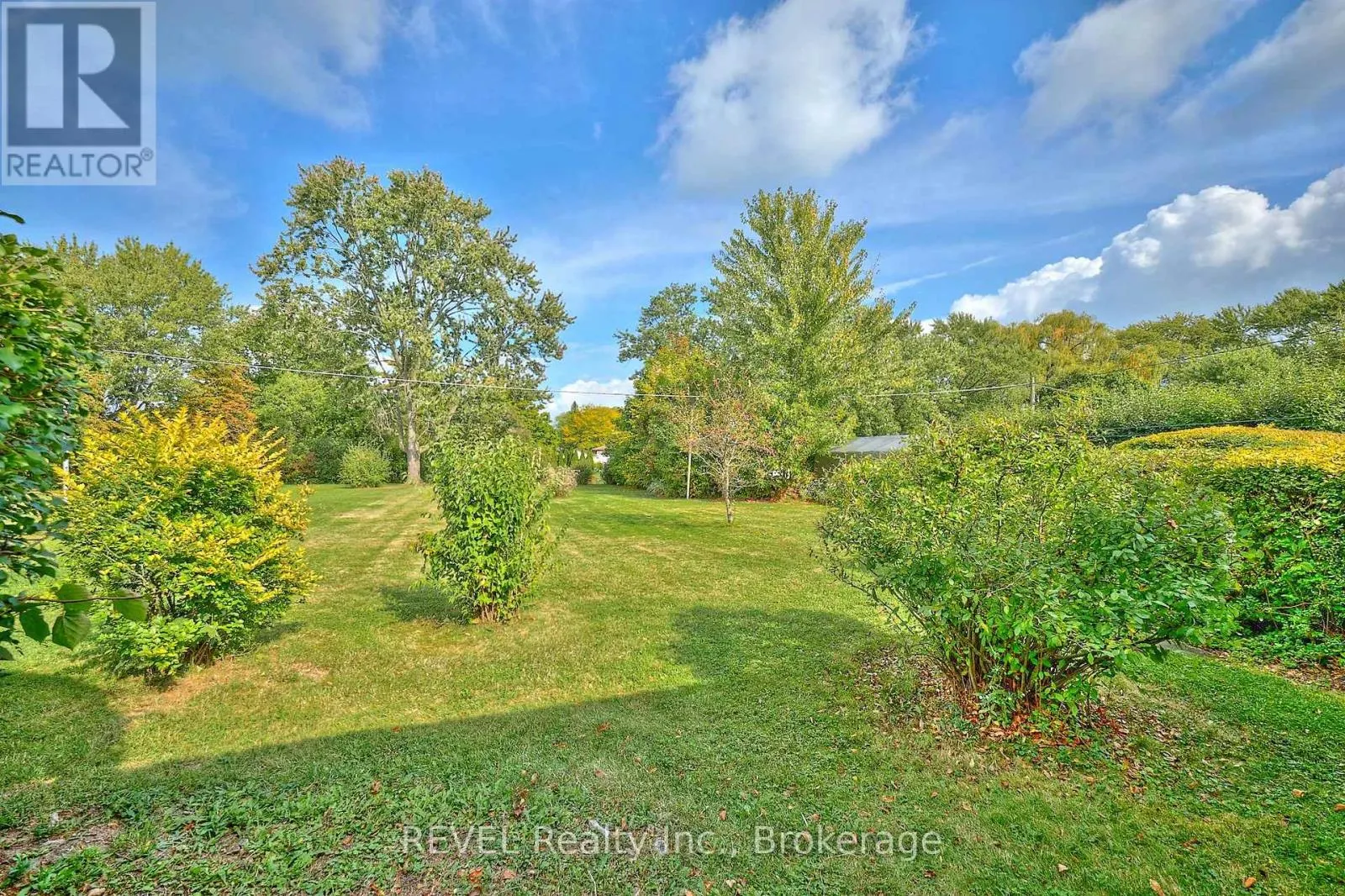 8580 CHAMPLAIN DRIVE