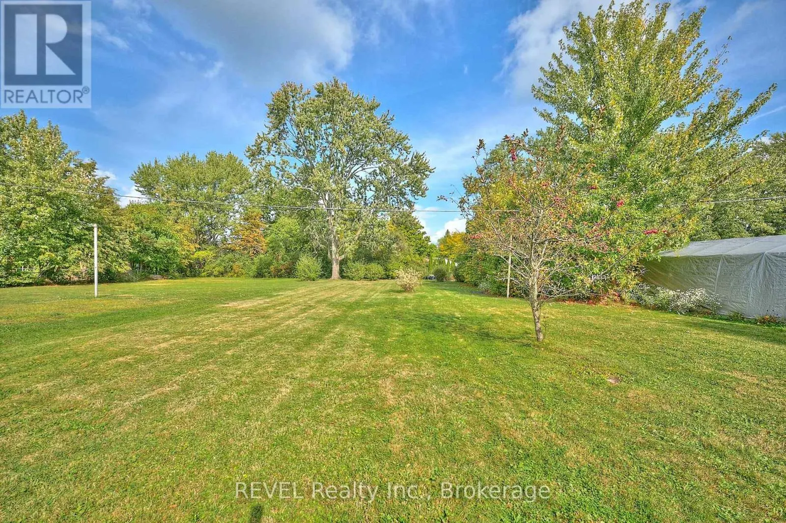 8580 CHAMPLAIN DRIVE