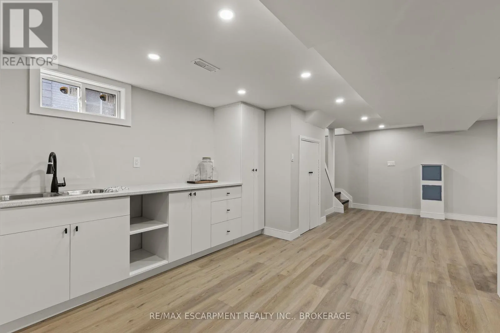 3139 SECORD PLACE