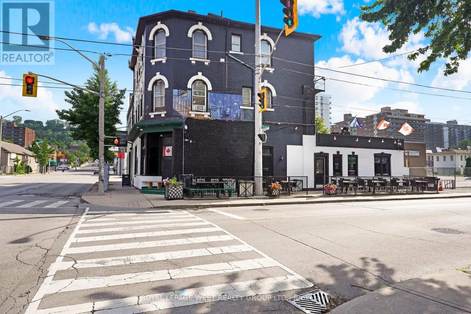 174 JOHN STREET S