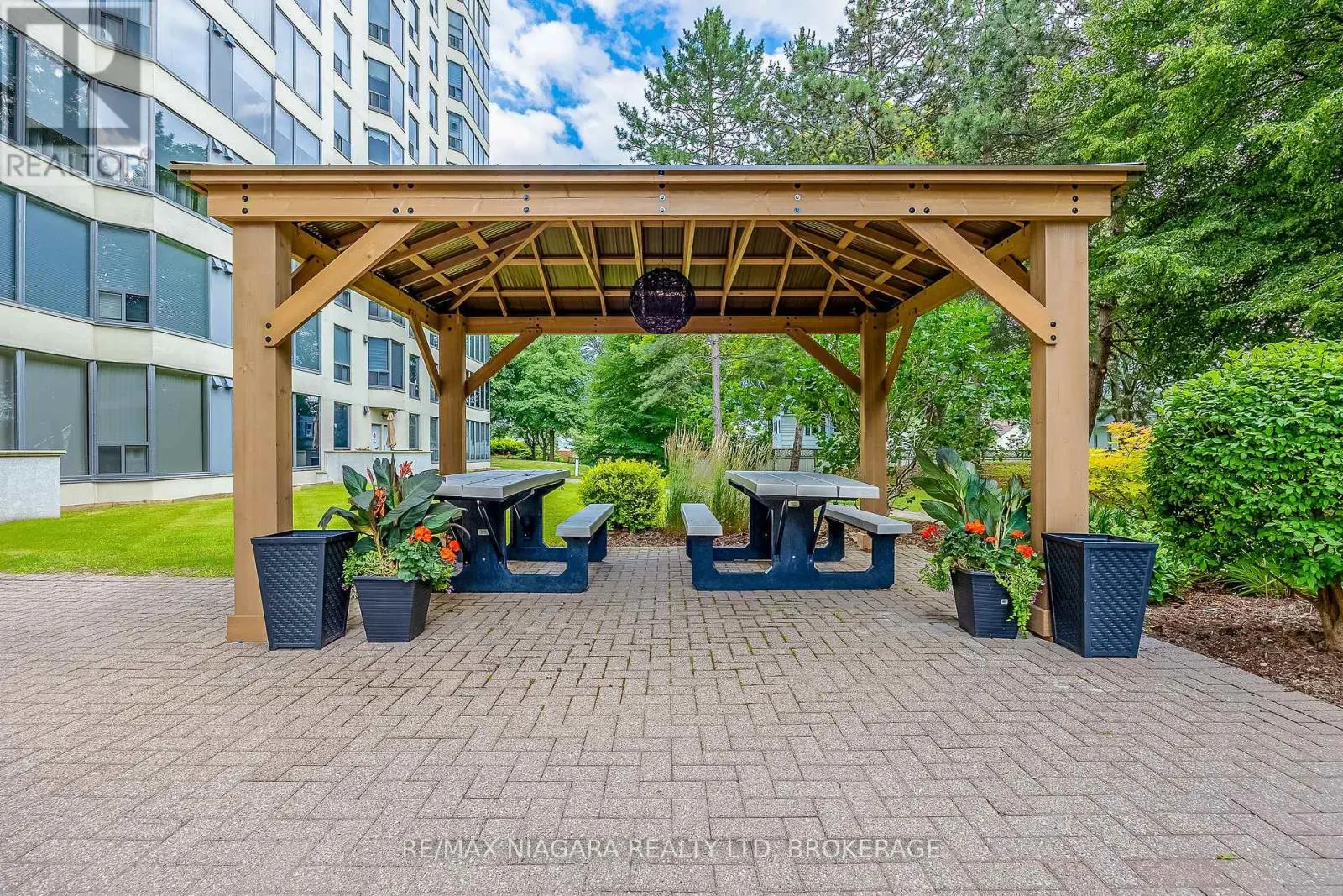 307 - 81 SCOTT STREET, #307