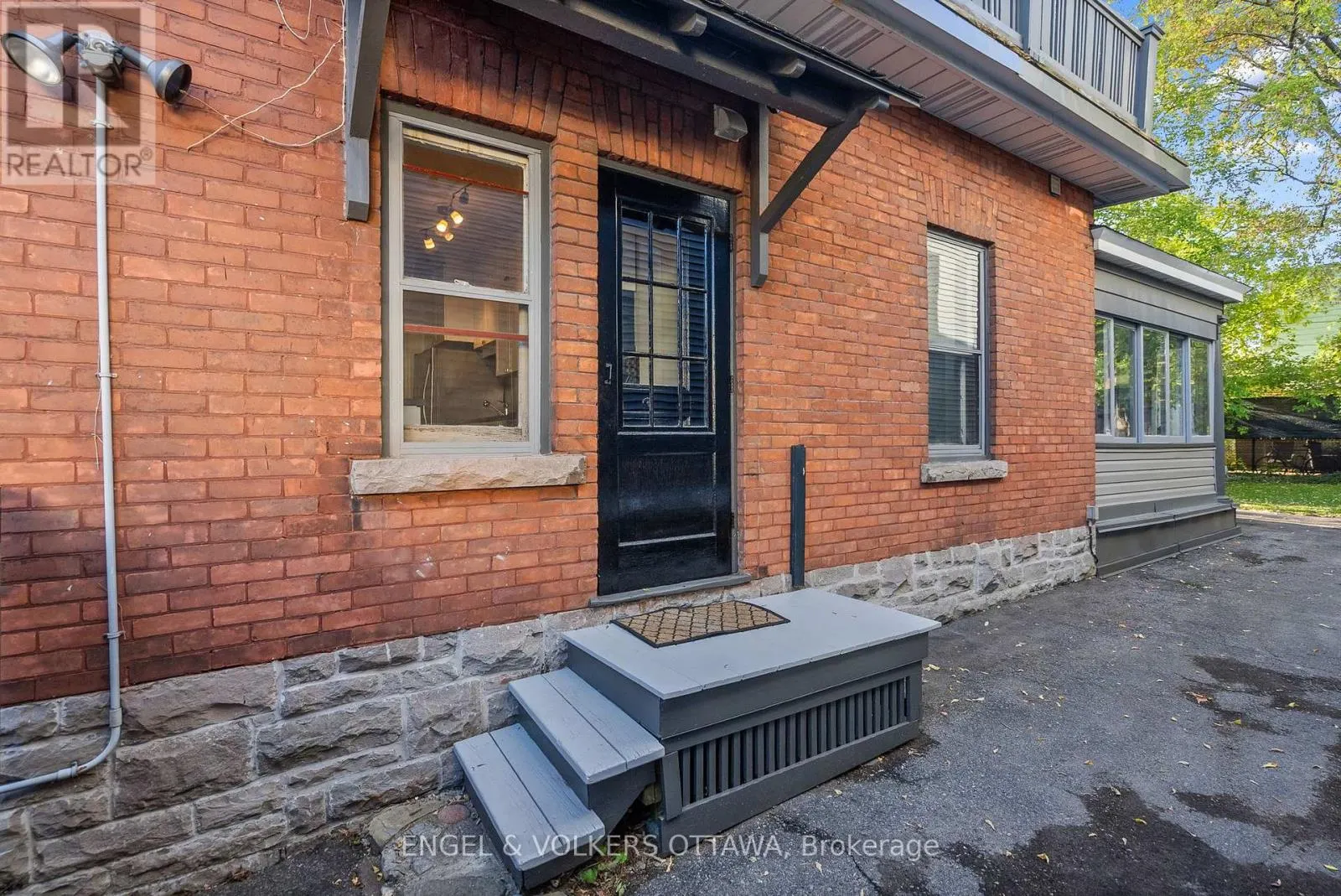 507 MCLEOD STREET