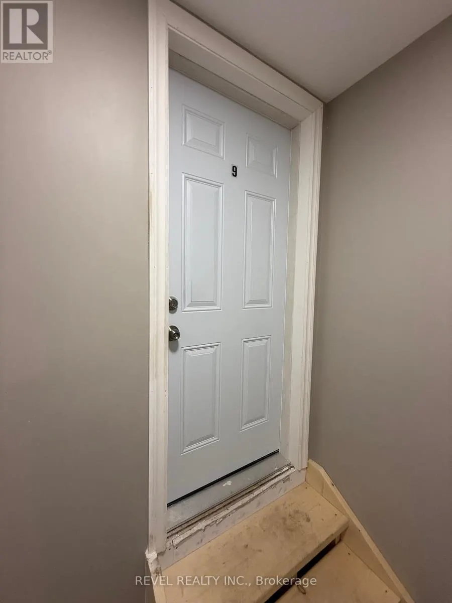 9 CROSIER STREET