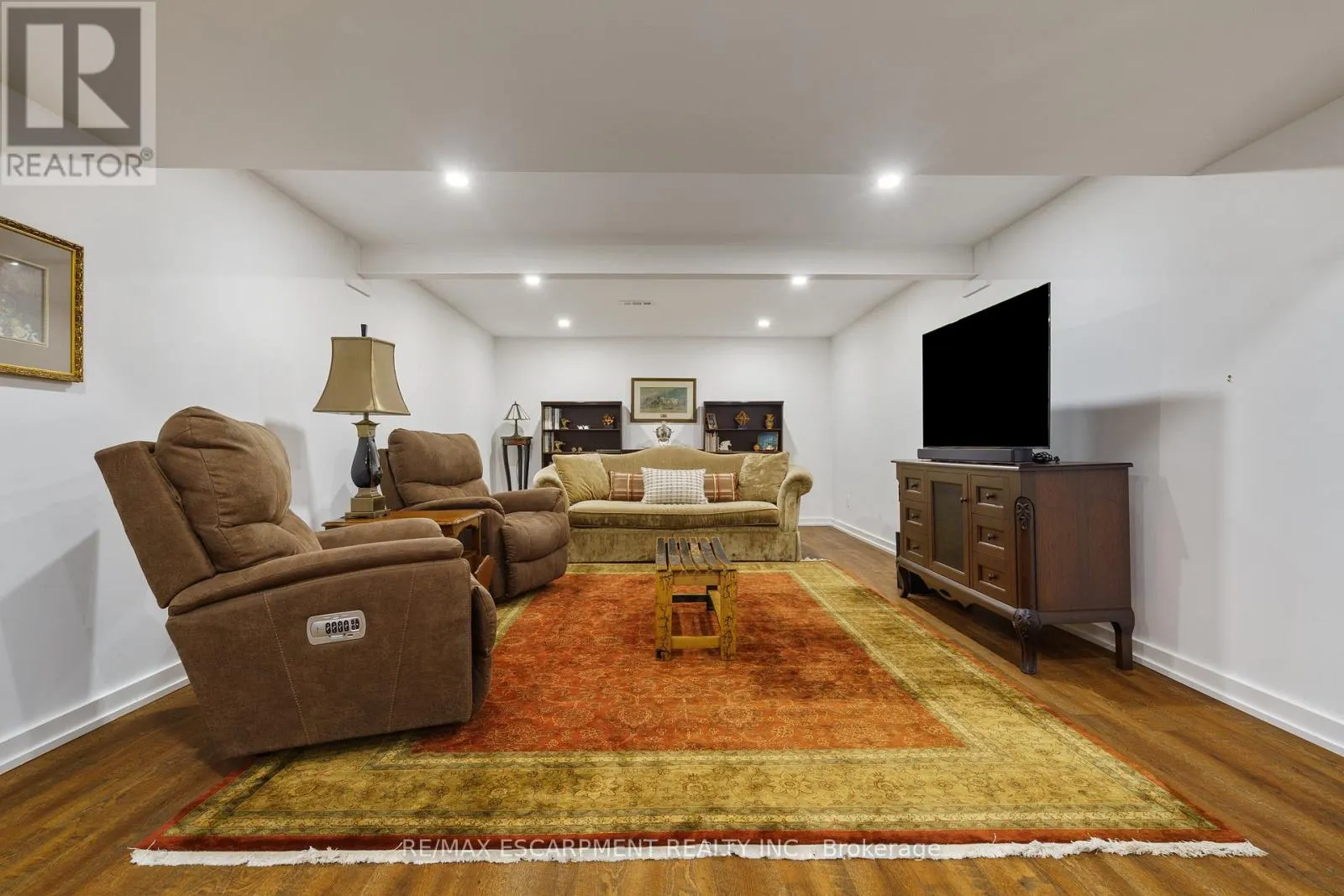 353 PARK STREET W