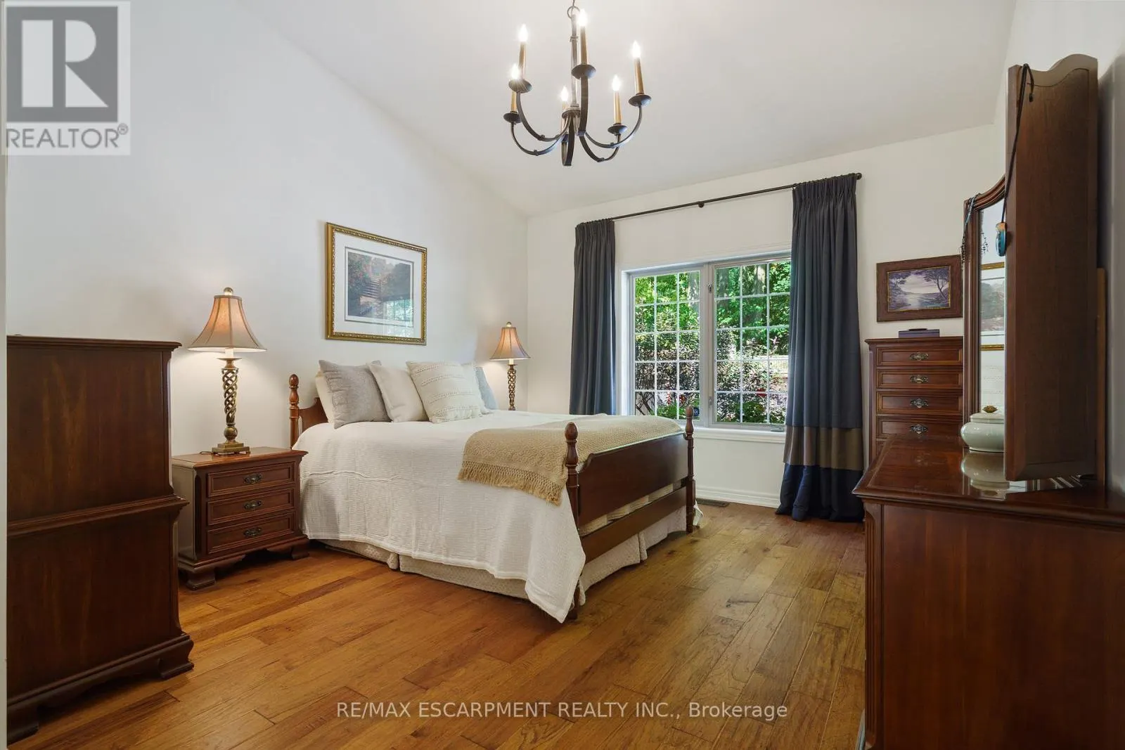 353 PARK STREET W