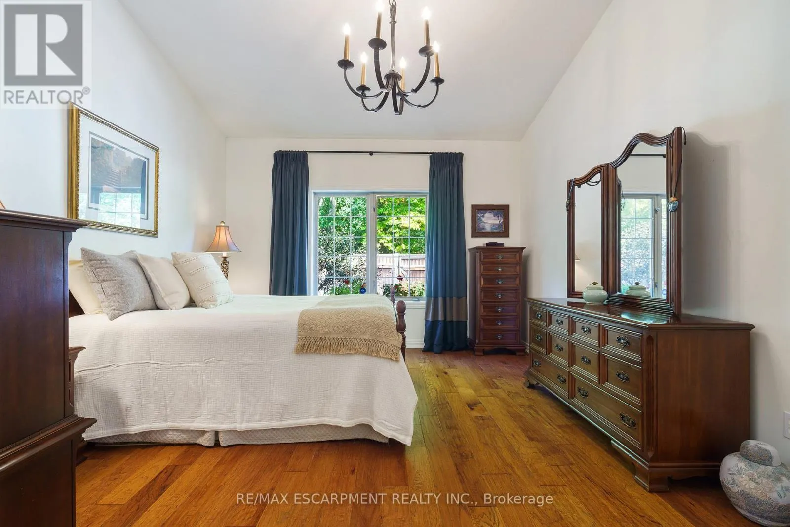 353 PARK STREET W