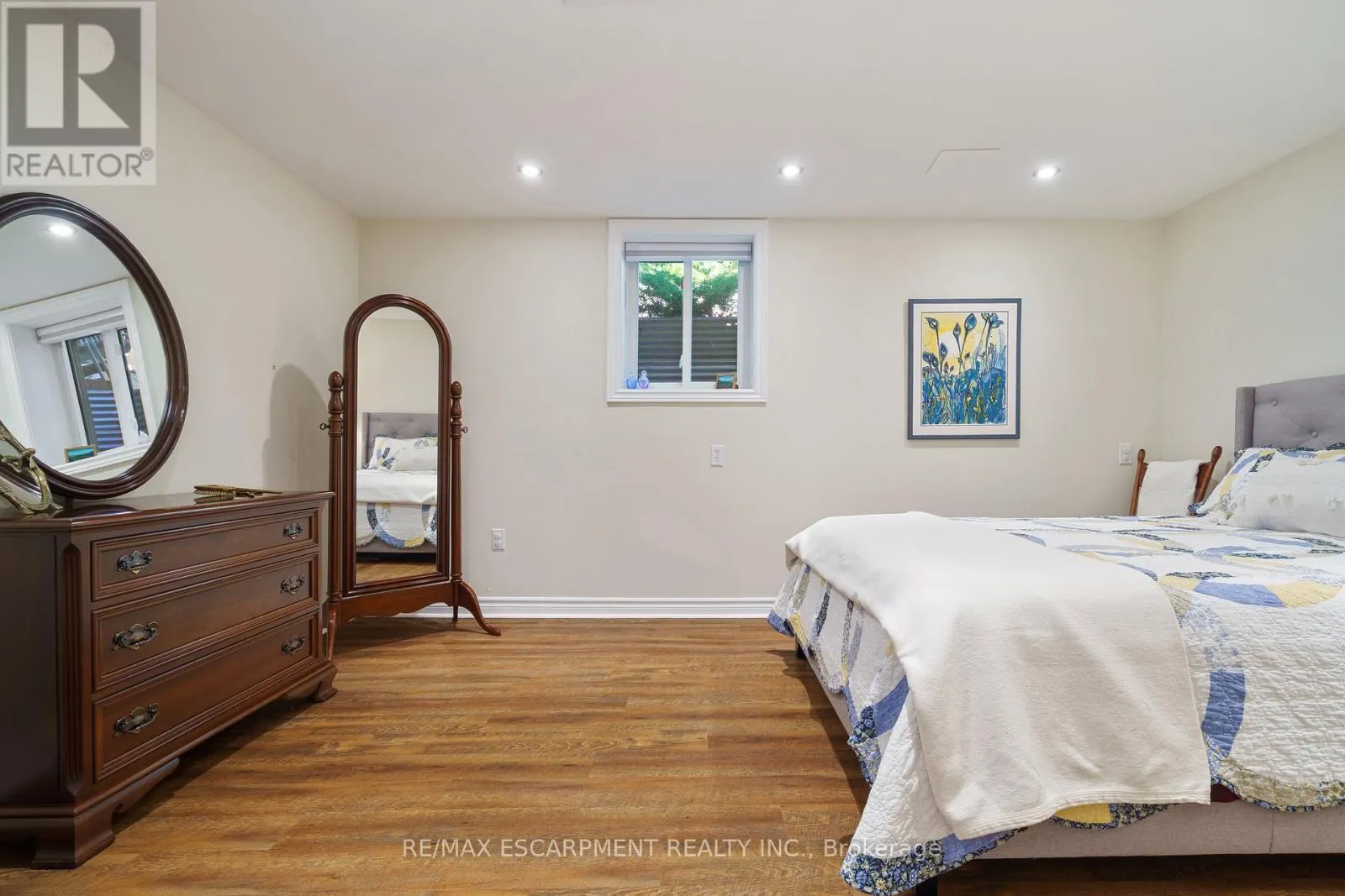 353 PARK STREET W