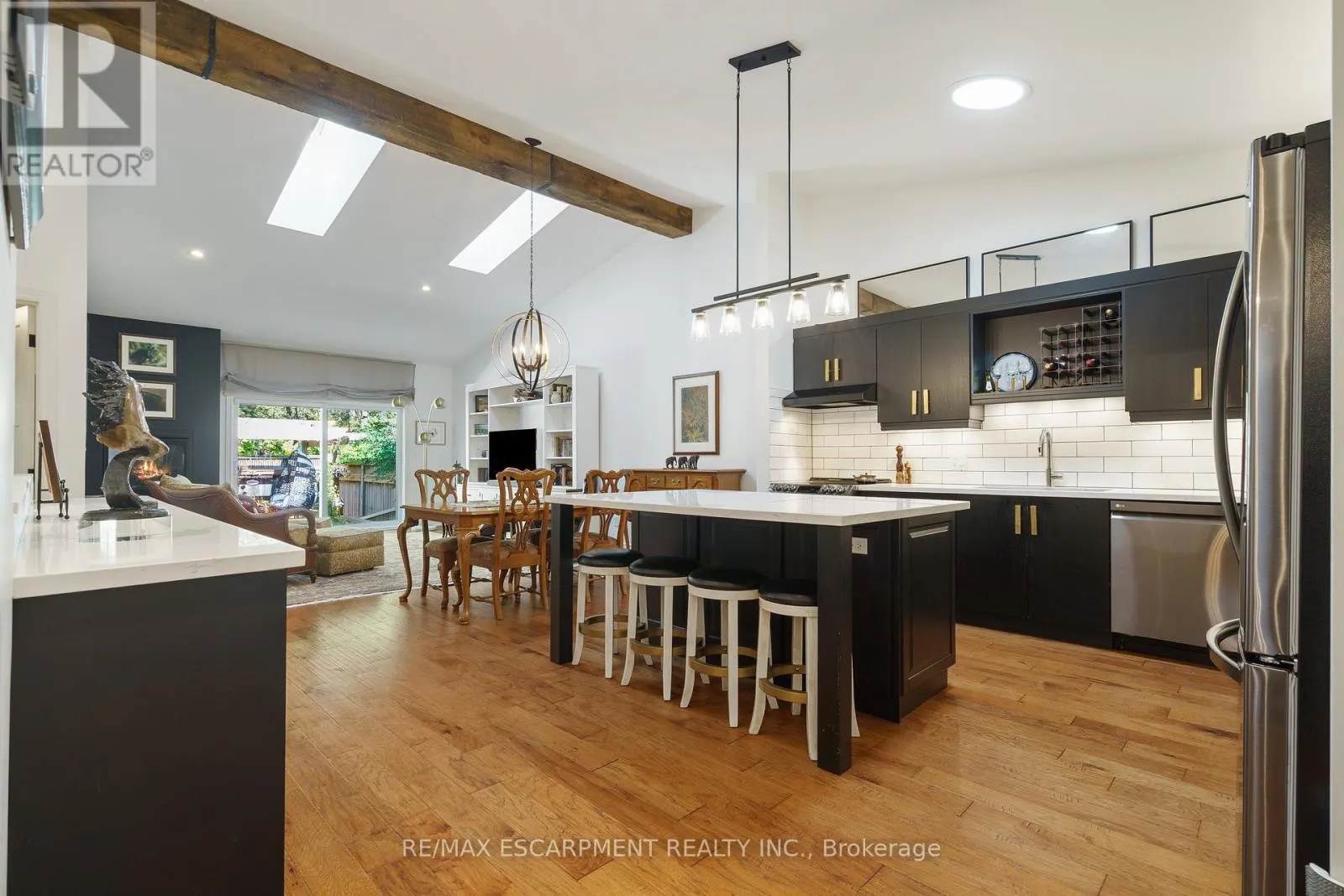 353 PARK STREET W