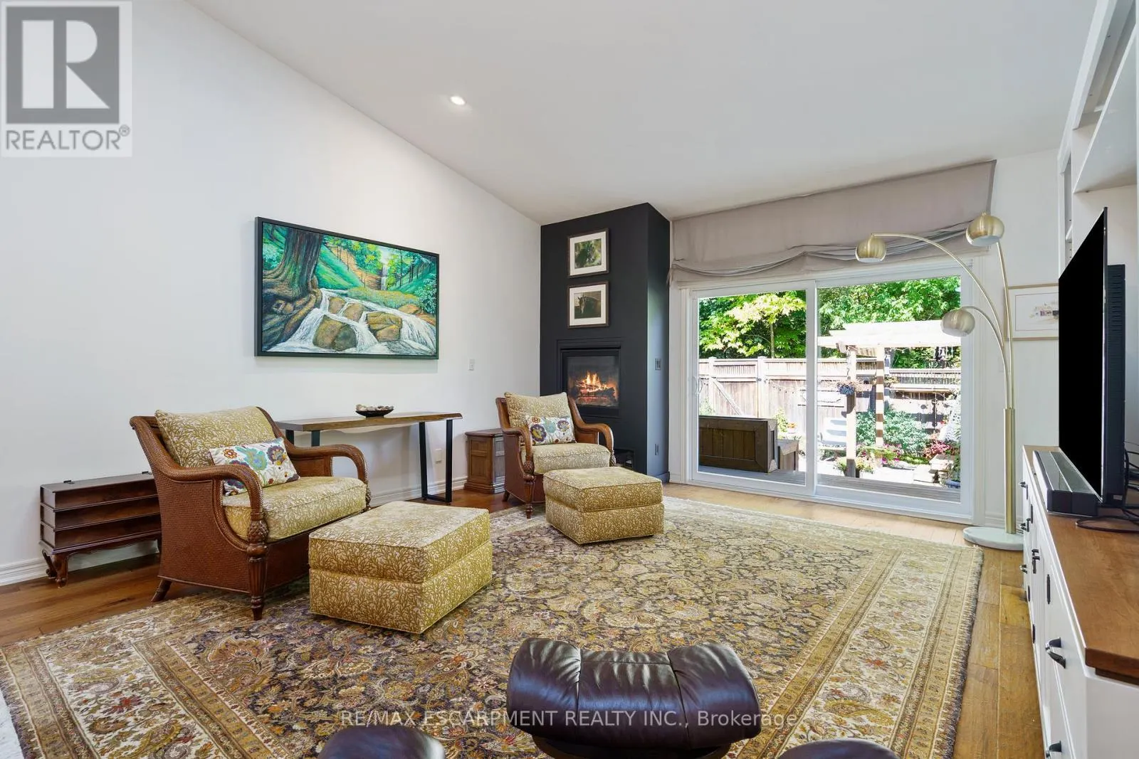 353 PARK STREET W