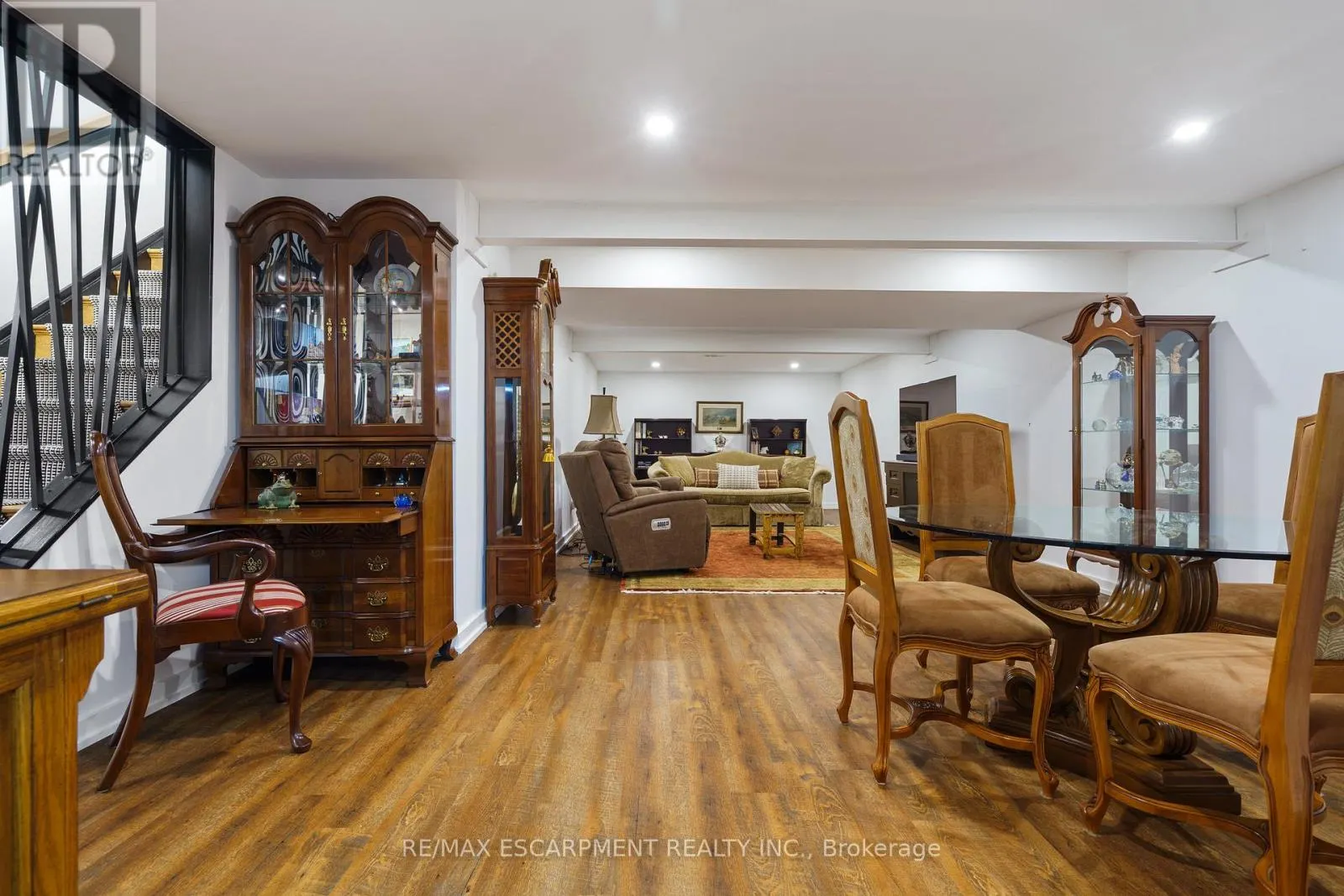 353 PARK STREET W