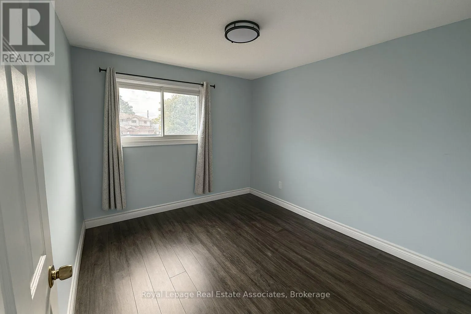 34 - 1675 UPPER GAGE AVENUE