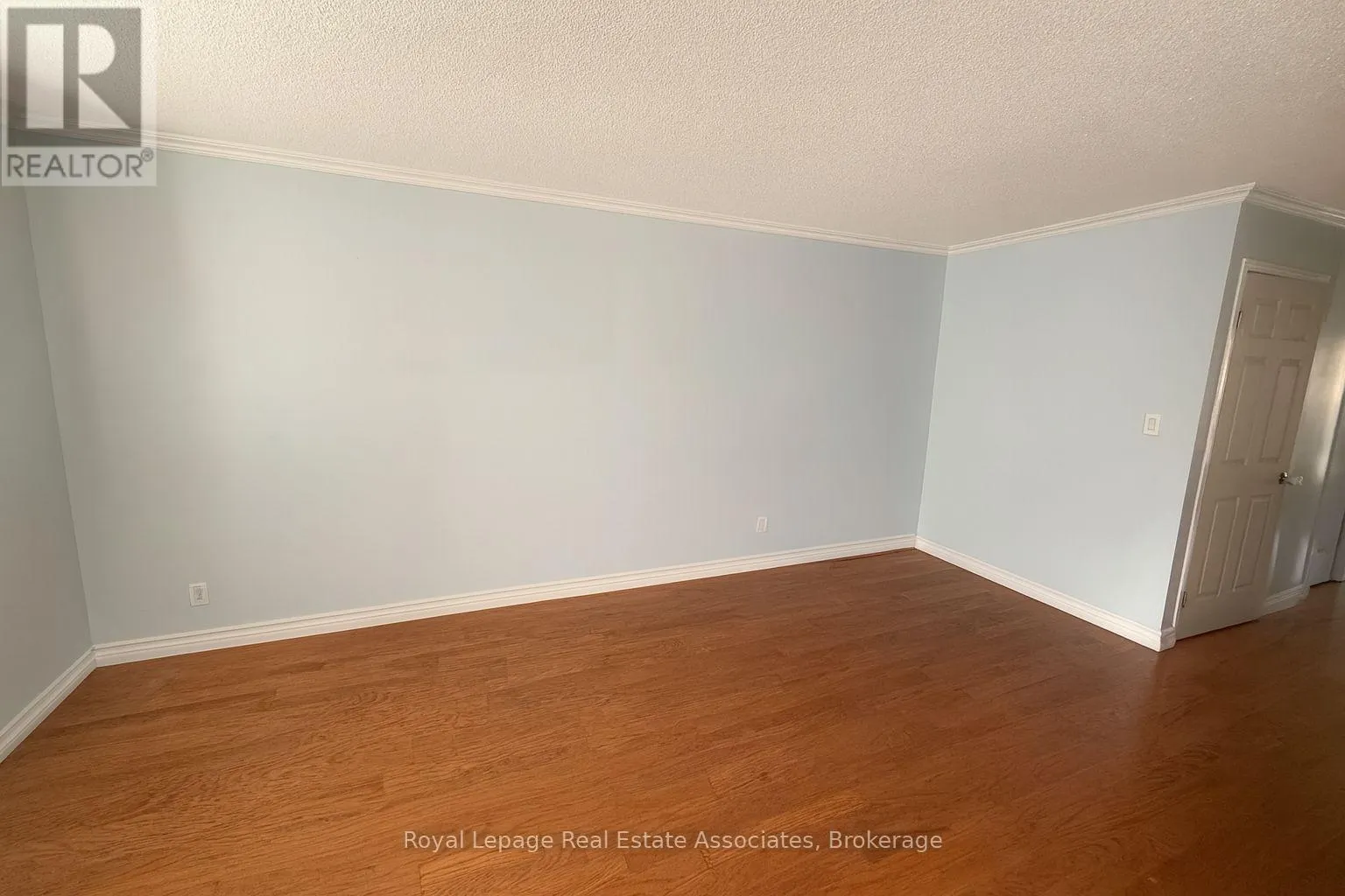 34 - 1675 UPPER GAGE AVENUE