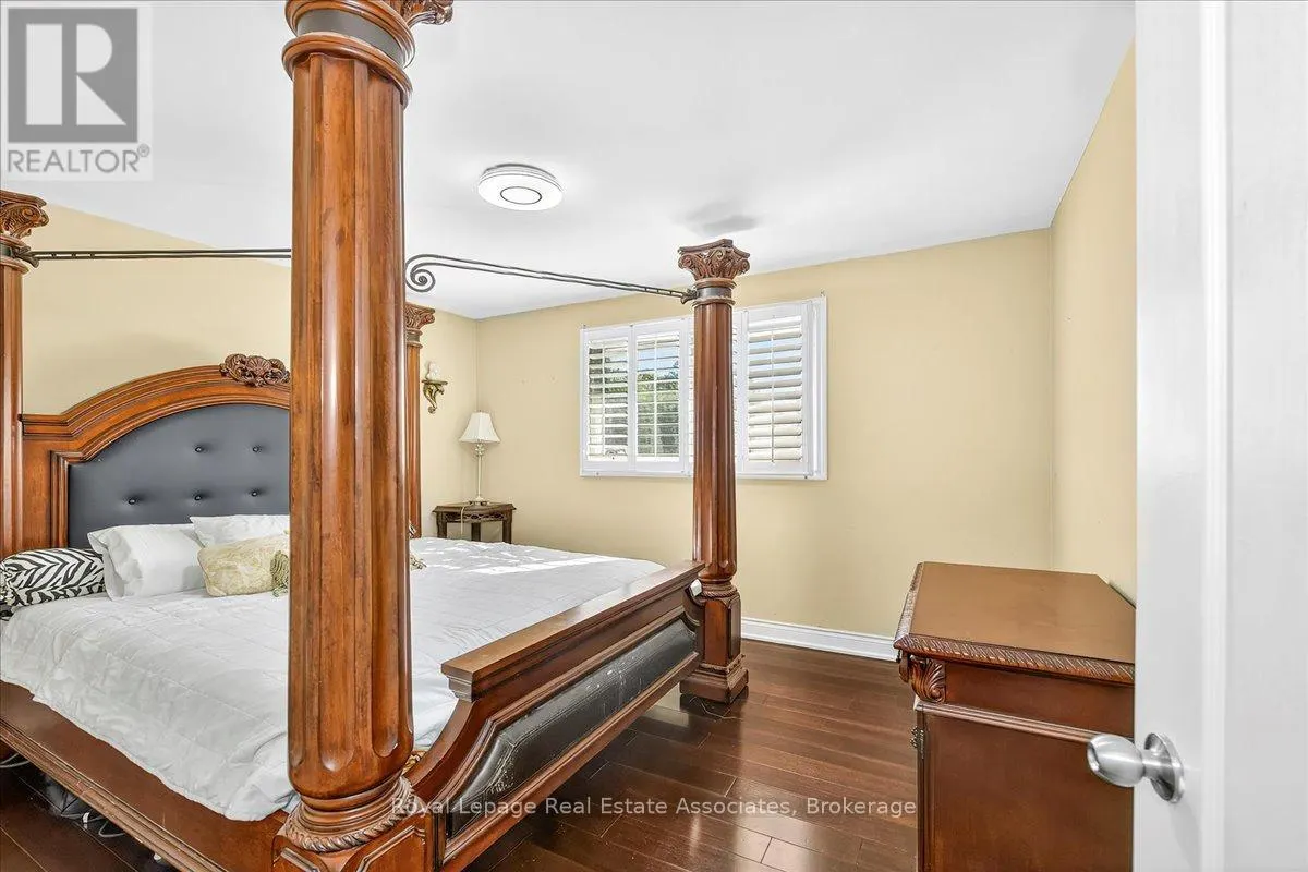 51 PICTON STREET W
