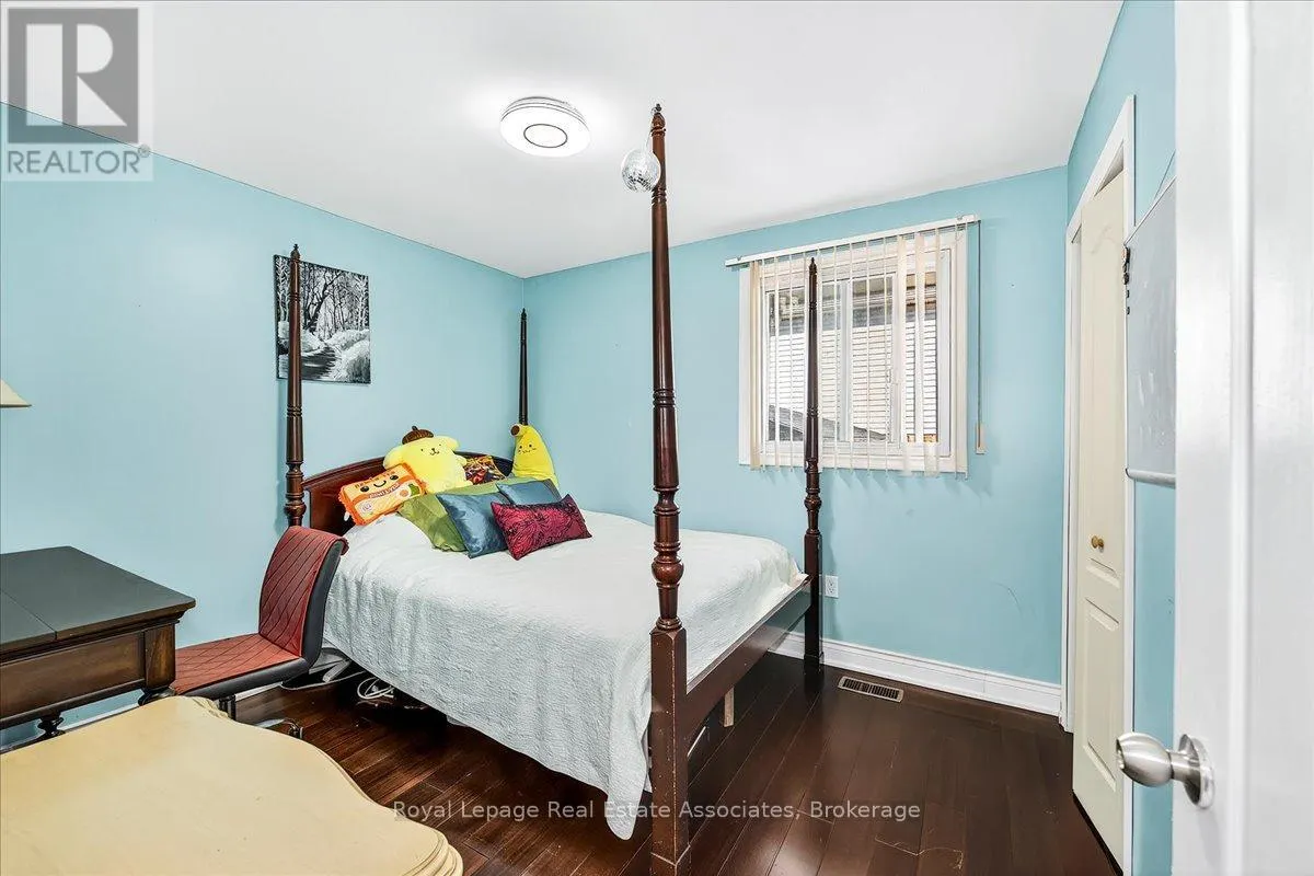 51 PICTON STREET W
