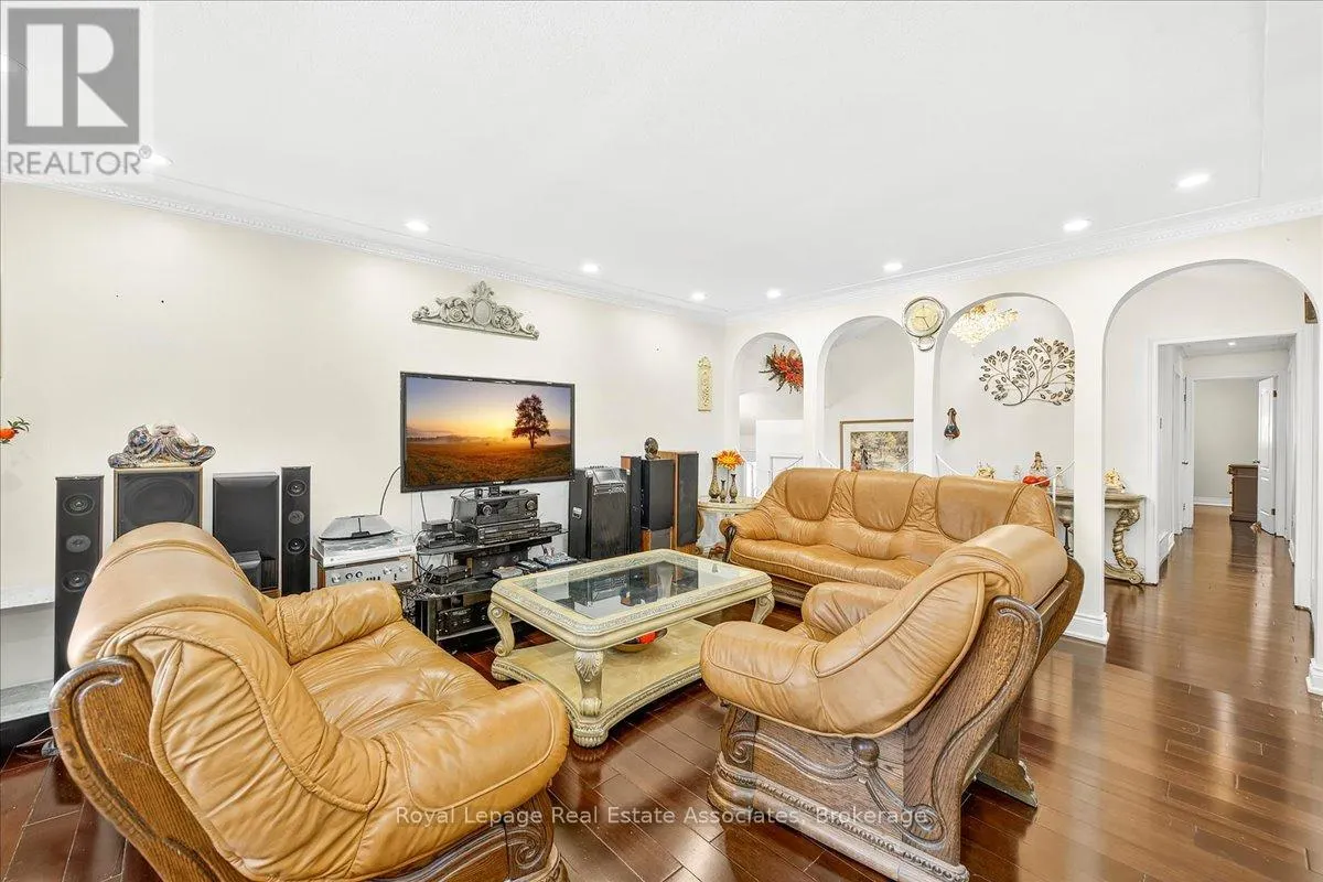 51 PICTON STREET W