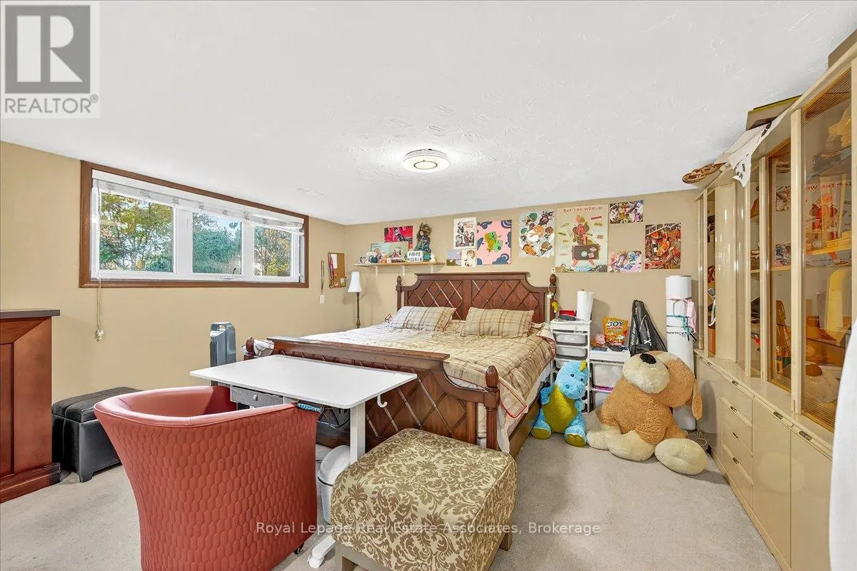 51 PICTON STREET W