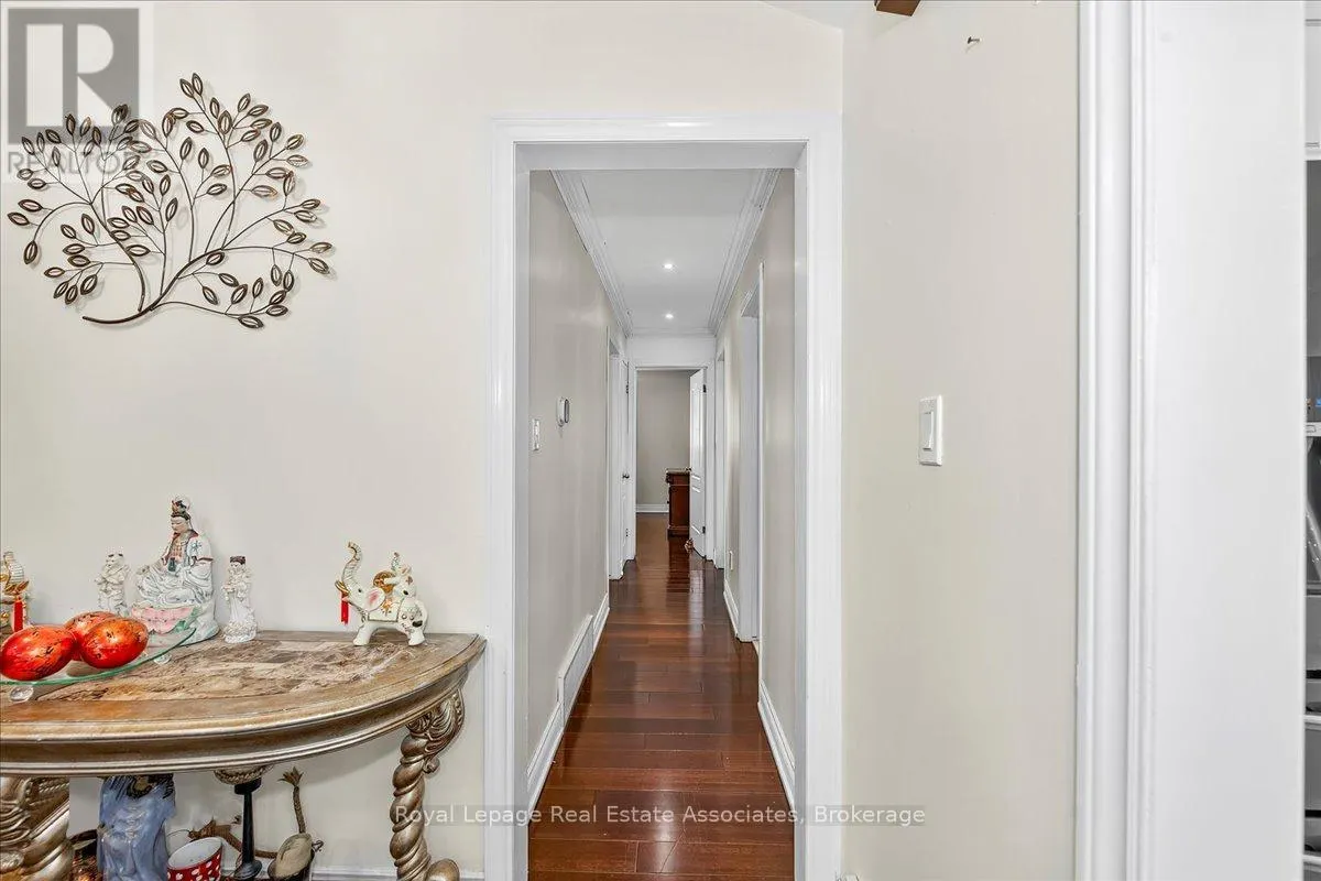 51 PICTON STREET W