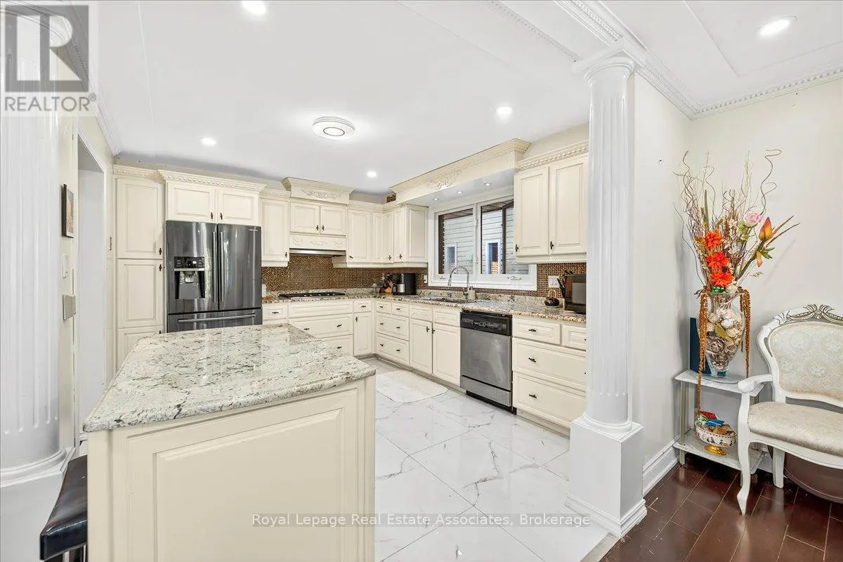 51 PICTON STREET W