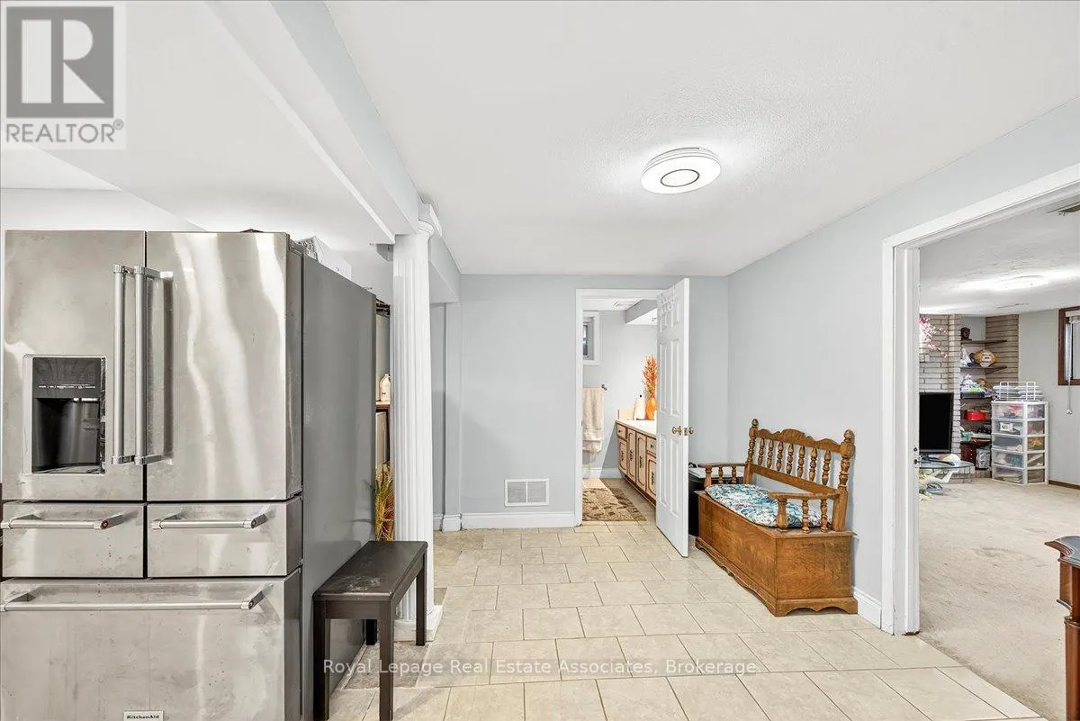 51 PICTON STREET W