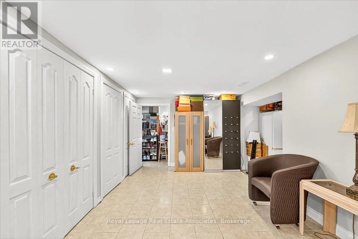 51 PICTON STREET W